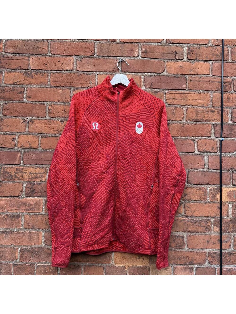 lululemon Canada Olympics end state jacket L